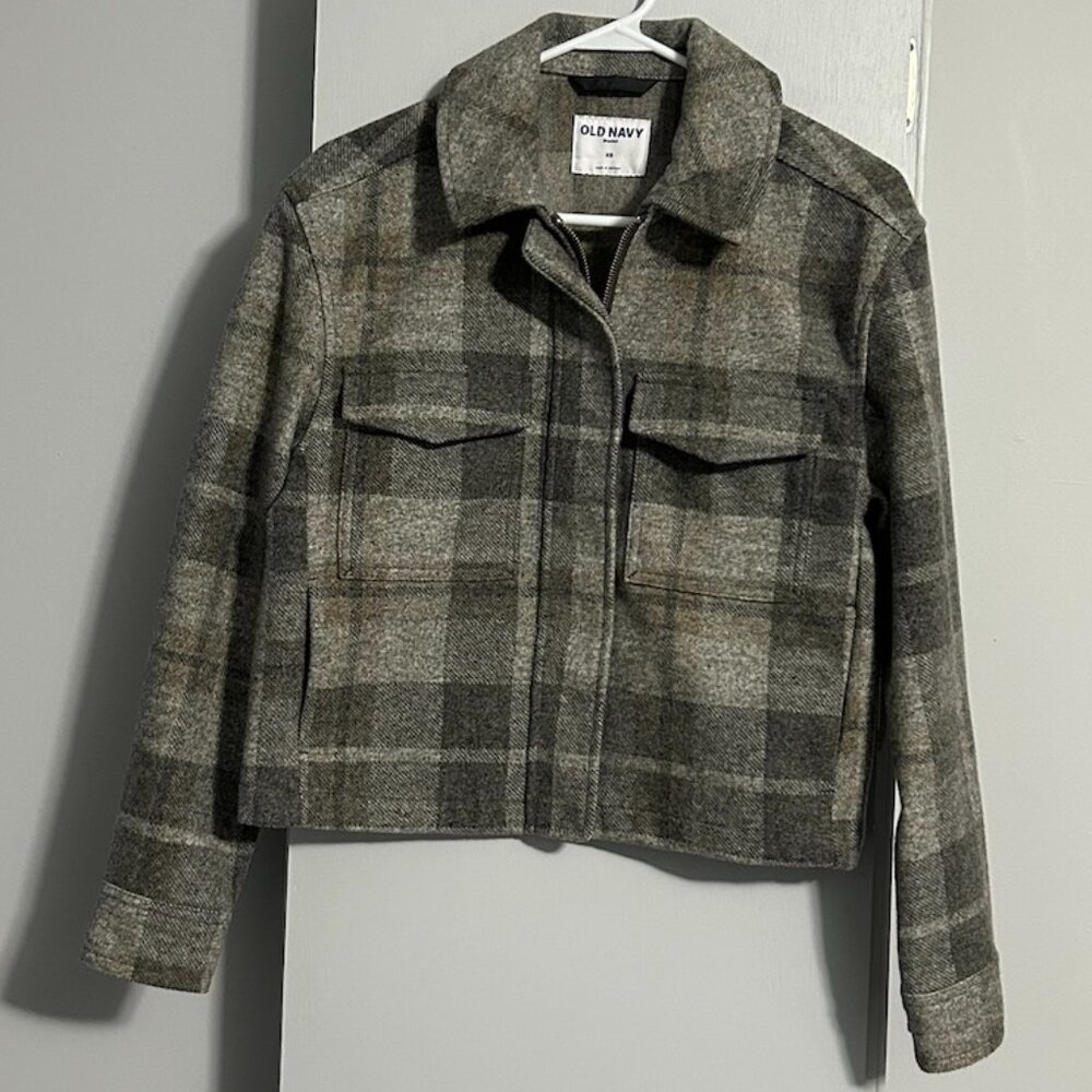 Old Navy Gray/Tan Plaid Cropped Full Zip Shacket‎ Women's Size XS